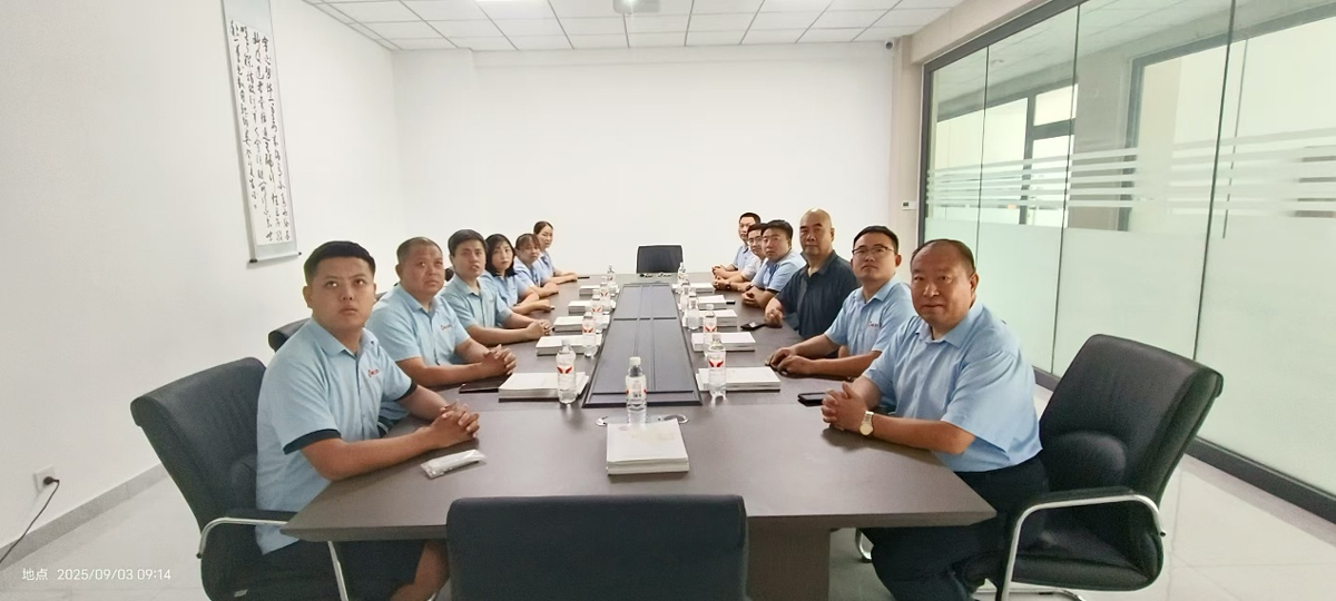 يشاهد فريق إدارة مجموعة شوندا لتكييف الهواء حفل العرض العسكري معًا ويستمدون دافعًا ملهمًا يشاهد فريق إدارة مجموعة شوندا لتكييف الهواء حفل العرض العسكري معًا ويستمدون دافعًا ملهمًا