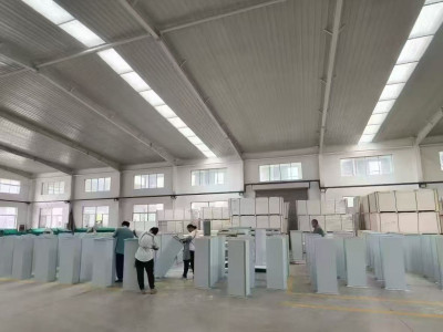 Shunda HVAC zavodida yong'inga chidamli havo kanallari ishlab chiqarish