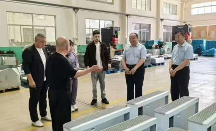 International Customers Visit Shunda HVAC Factory