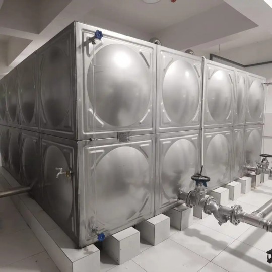 ถังเก็บน้ำอุตสาหกรรมสแตนเลสสำหรับขาย